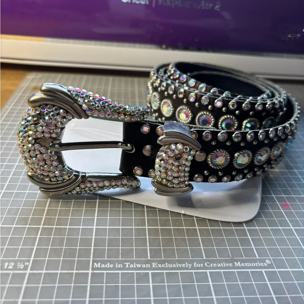 KIPPYS Men’s Austrian Crystal Embellished Black Belt with Silver Tone Accents - Picture 2 of 5